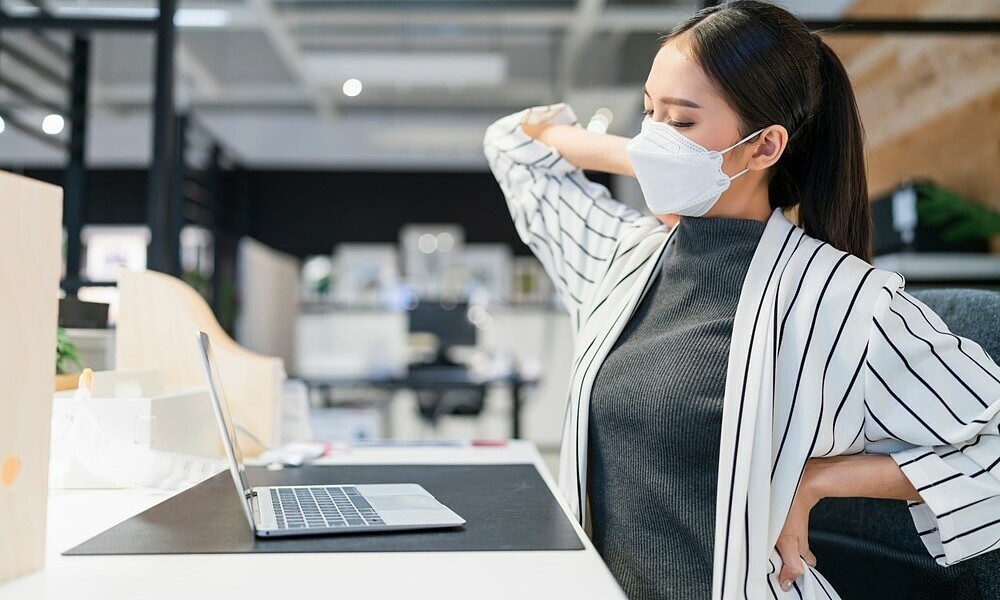 60% dân văn phòng bị đau nhức xương khớp - VnExpress Sức khỏe