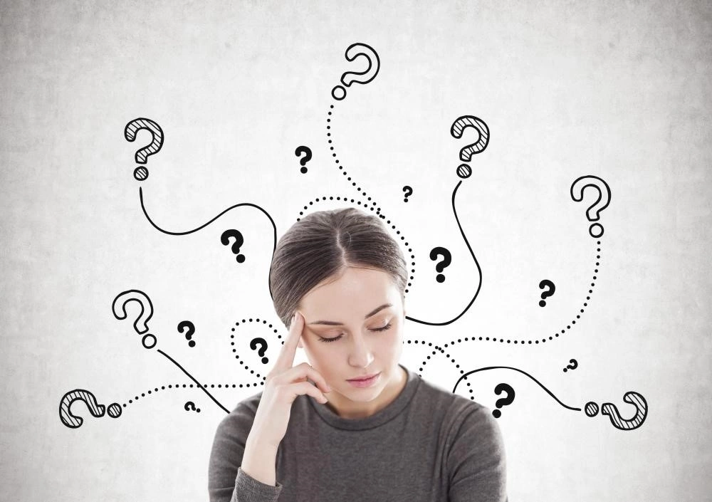 Minh họa não bộ và tình trạng suy giảm trí nhớ gây ảnh hưởng đến khả năng ghi nhớ và tập trung của con người