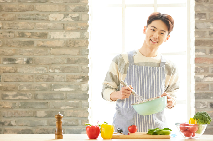 Chế độ ăn uống đa dạng, giàu dinh dưỡng giúp tăng cường sinh lý nam giới. Ảnh: Xframe