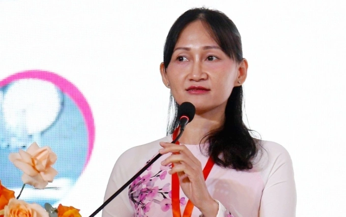 BS.CK2 Lê Ngọc Diệp, Trưởng Khoa Nội soi, Bệnh viện Từ Dũ, phát biểu tại hội nghị, ngày 1/12. Ảnh: Bệnh viện cung cấp