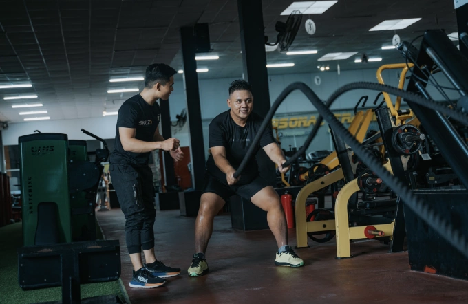 Tháng đầu tiên, Tùng giảm 8,5 kg. Sau 8 tháng, Tùng giảm từ 170 kg còn 108 kg. Ảnh: Nhân vật cung cấp
