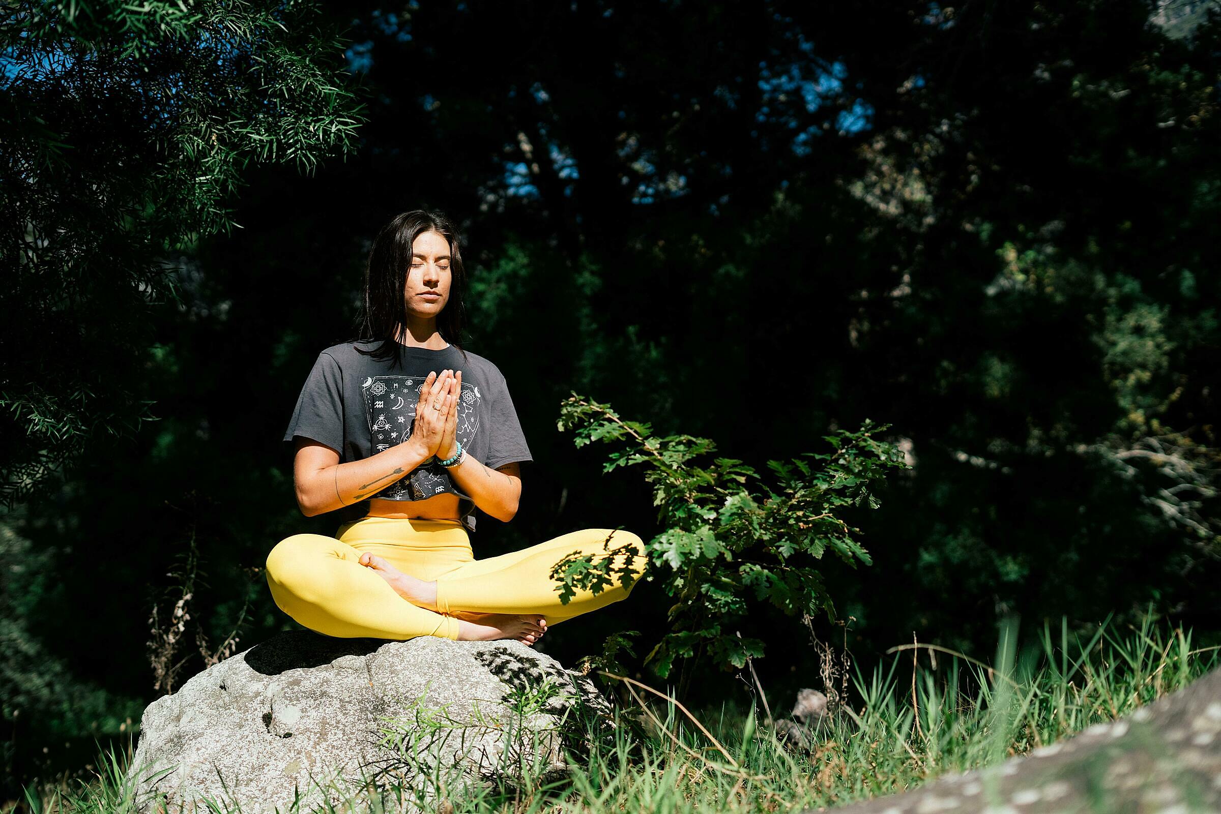Thiền có thể giảm căng thẳng, cải thiện chứng overthinking. Ảnh: Pexels