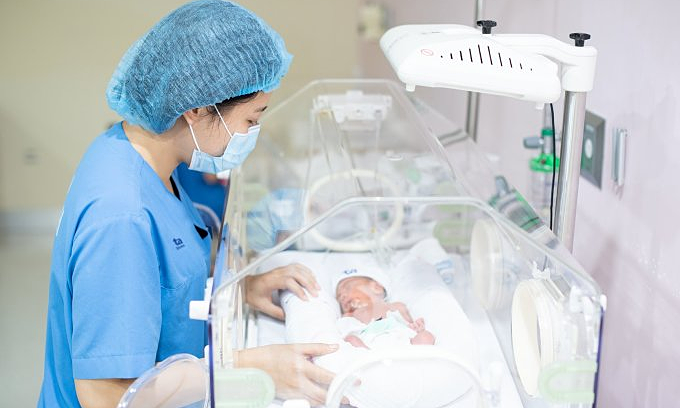 Cứu Sống Trẻ Sinh Non: Công Nghệ Hiện Đại Đổi Mới Ngành Y Tế