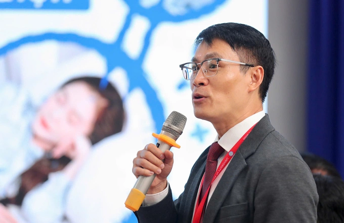 PGS.TS.BS Lê Khắc Bảo chia sẻ tại hội thảo. Ảnh: Vân Sơn