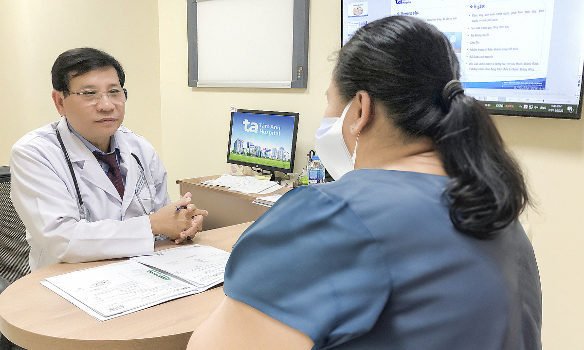 Tăng 40 kg trong một năm do "ăn để xả stress"