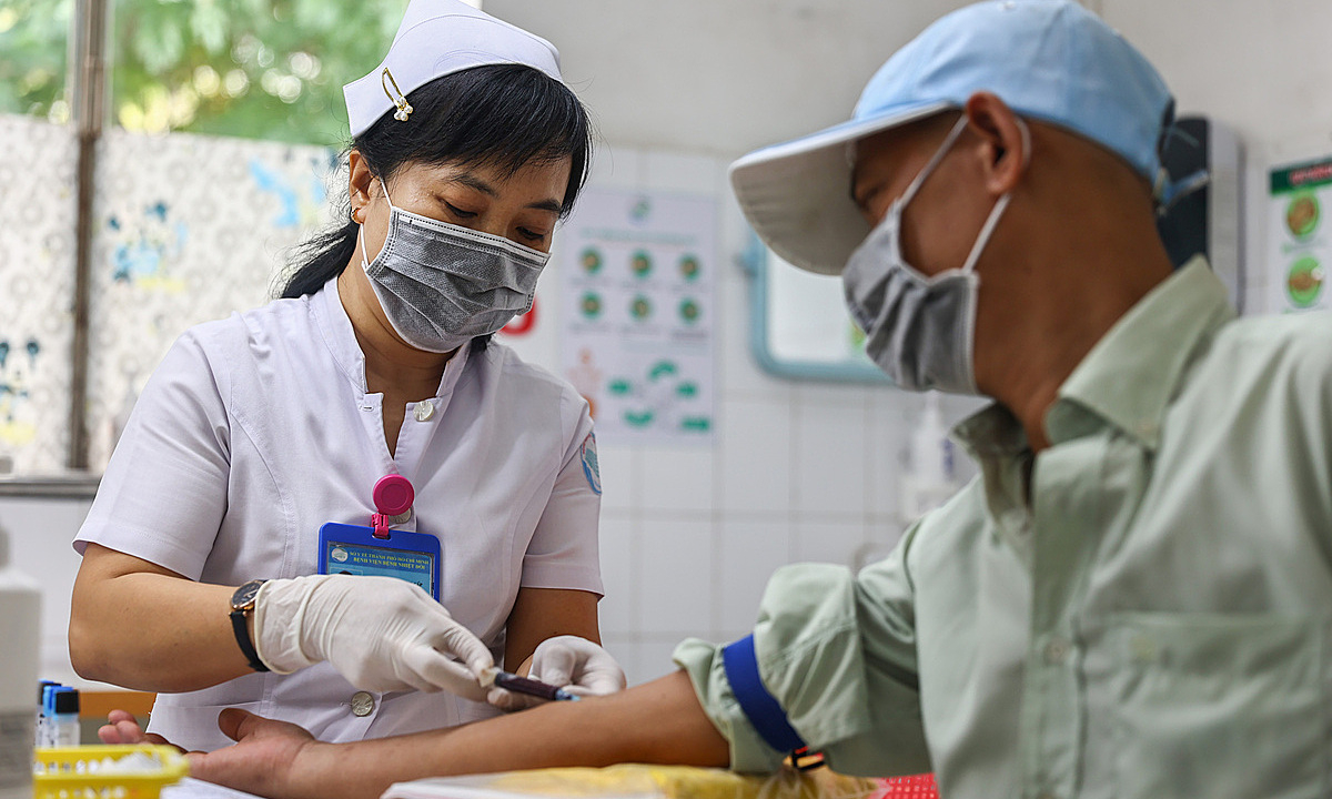 Ca Covid tăng nhẹ, TP HCM khuyến cáo đeo khẩu trang nơi đông người