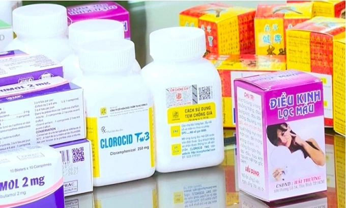 Hàng chục nhãn hiệu thuốc bị làm giả tinh vi. Ảnh: Lam Sơn