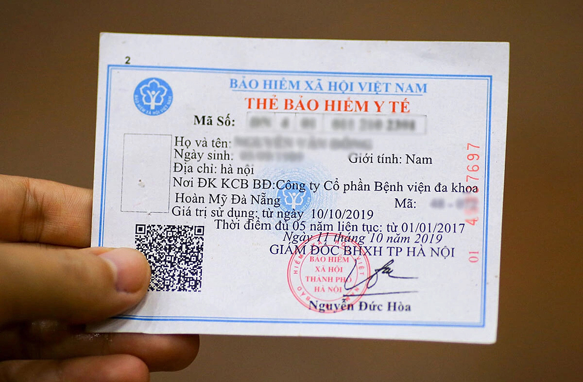 Giữ nguyên mức đóng BHYT 4,5% lương cơ sở, giảm cho học sinh sinh viên