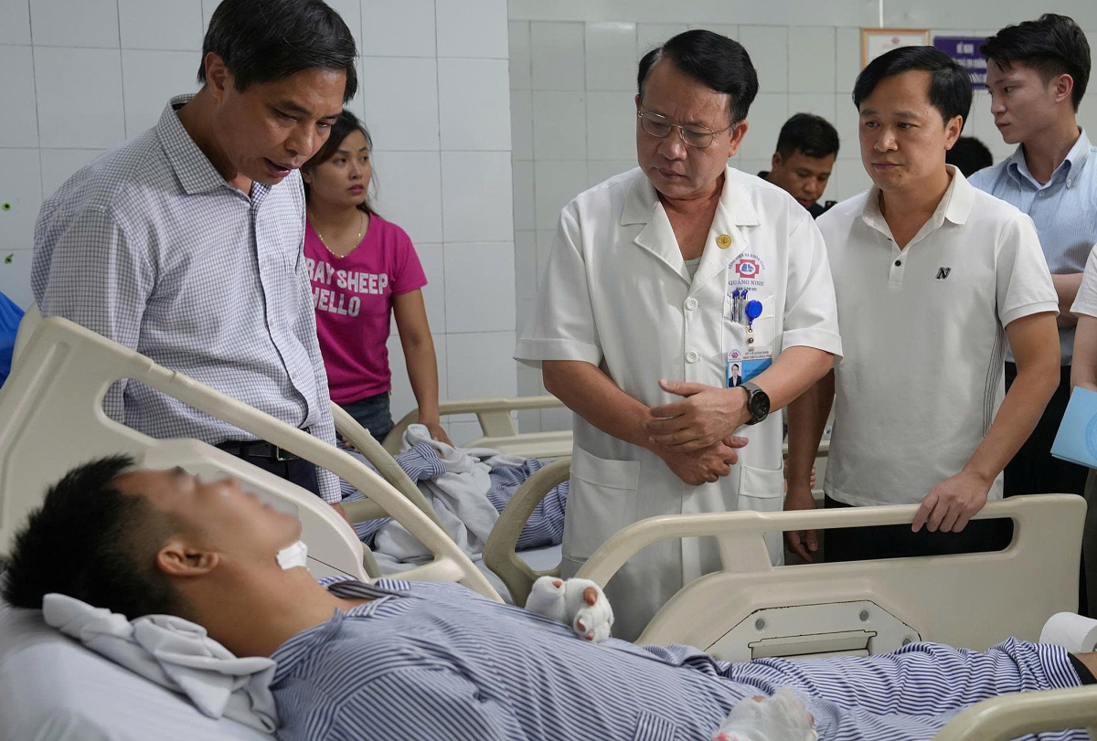 Nạn nhân vụ lật tàu ở Hạ Long bị sang chấn tâm lý