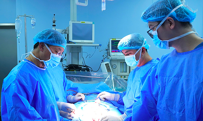 Đặt 'ống bơm' giúp người đàn ông cương dương sau mổ ung thư tiền liệt tuyến