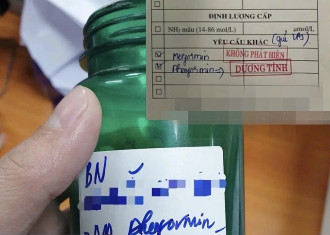 Lọ thuốc cụ bà 70 tuổi mua qua mạng. Ảnh: Bệnh viện cung cấp
