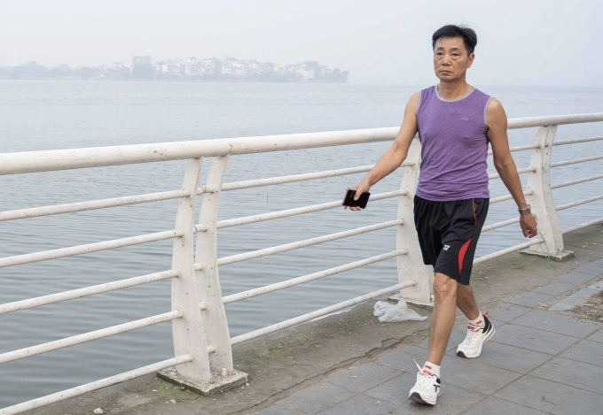 Đi bộ mang lại nhiều lợi ích với sức khỏe. Ảnh minh họa: Hoàng Giang