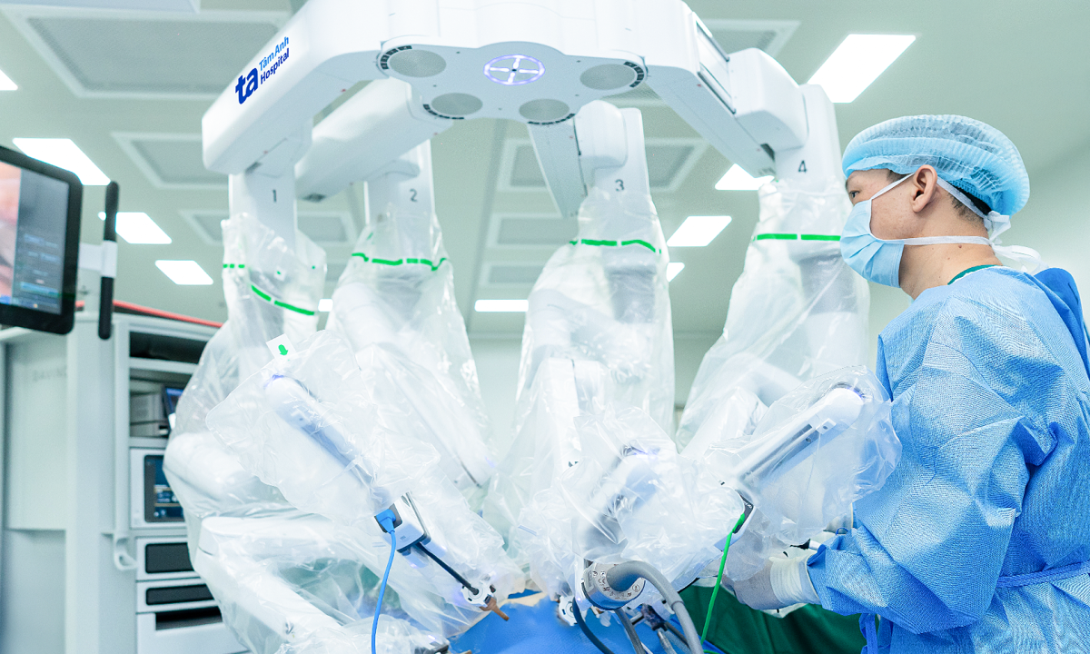 Mổ nội soi bằng robot có được BHYT chi trả không?