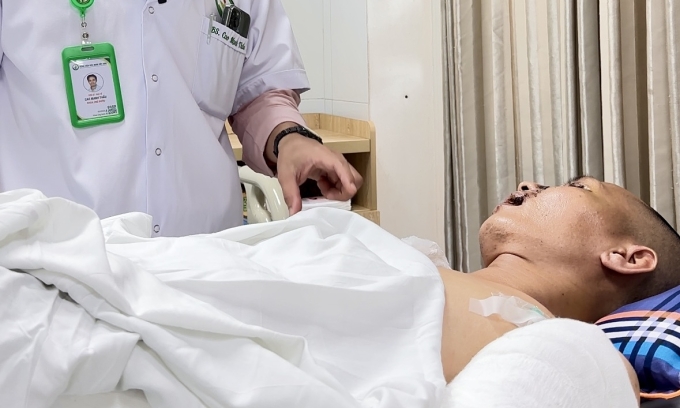 Bệnh nhân đang được điều trị tại bệnh viện. Ảnh: Bệnh viện cung cấp