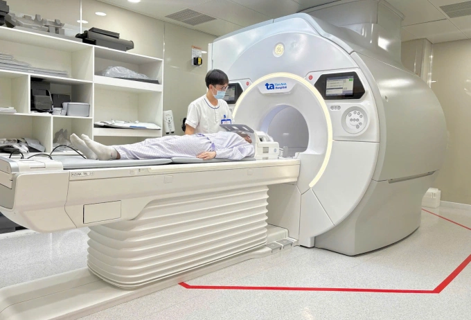 Chụp MRI 3 Tesla khảo sát cấu trúc não, xoang, mạch máu não giúp tầm soát sớm sa sút trí tuệ. Ảnh: Bệnh viện Đa khoa Tâm Anh
