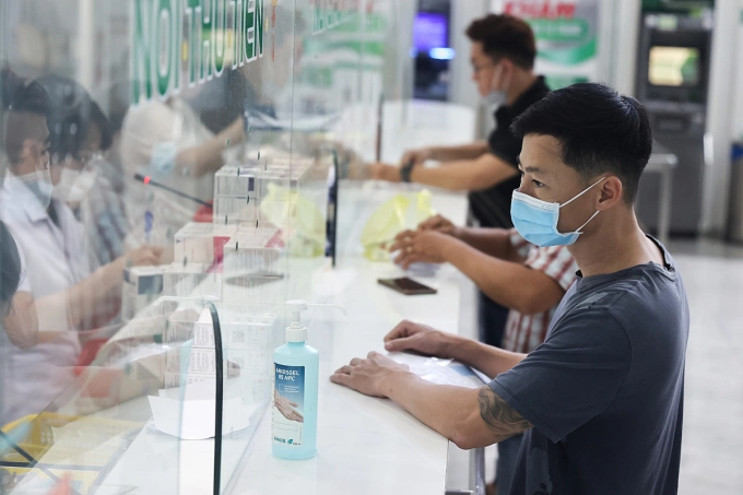 Khám chữa bệnh tại Bệnh viện Quân y 175. Ảnh: Quỳnh Trần