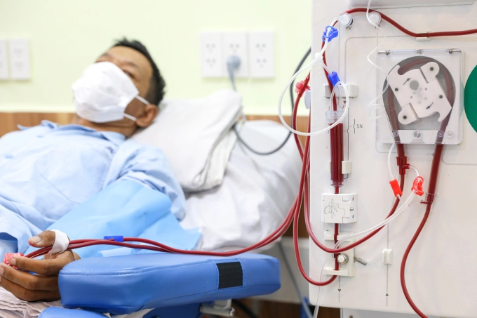 Bệnh nhân chạy thận tại Bệnh viện Thống Nhất, TP HCM, tháng 3/2024. Ảnh: Phùng Tiên