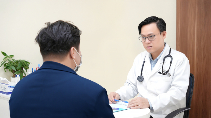 Bác sĩ Ngọc tư vấn cho người bệnh. Ảnh minh họa: Bệnh viện Đa khoa Tâm Anh