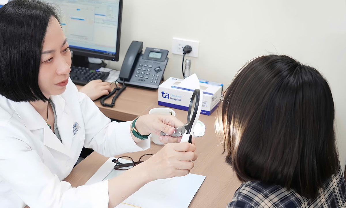 Nguyên nhân rụng tóc ở tuổi trung niên