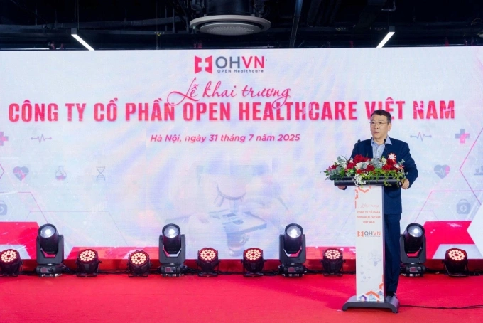 Chủ tịch Quỹ Y tế Seegene Chun Jong Kee chia sẻ tại sự kiện khai trương Open Healthcare Việt Nam ngày 31/7/2025. Ảnh: Open Healthcare Việt Nam