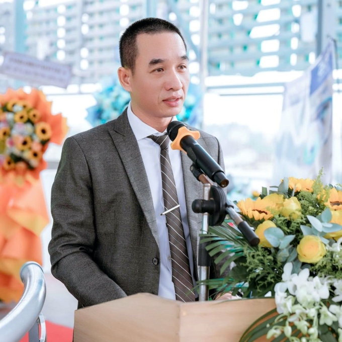 Ông Nguyễn Văn Thêm, Chủ tịch Hội đồng quản trị Bệnh viện Mắt Sài Gòn Biên Hòa phát biểu tại sự kiện. Ảnh: Bệnh viện Mắt Sài Gòn Biên Hòa