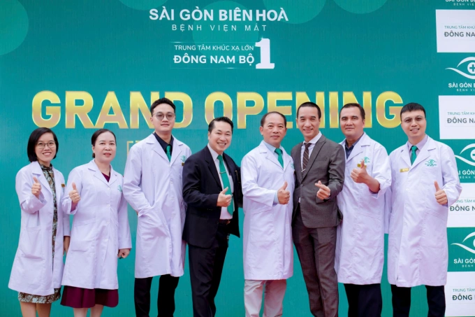 Đội ngũ y bác sĩ của Bệnh viện Mắt Sài Gòn Biên Hòa. Ảnh: Bệnh viện Mắt Sài Gòn Biên Hòa