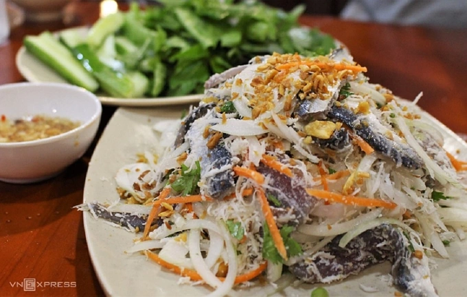 Ăn gỏi cá nói riêng hay các đồ tái sống nói chung có nguy cơ nhiễm ký sinh trùng. Ảnh minh họa: Huỳnh Nhi