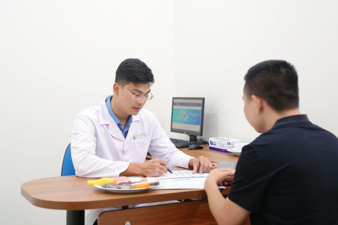 Tiến sĩ An tư vấn chế độ dinh dưỡng cho người bệnh. Ảnh minh họa: Bệnh viện Đa khoa Tâm Anh