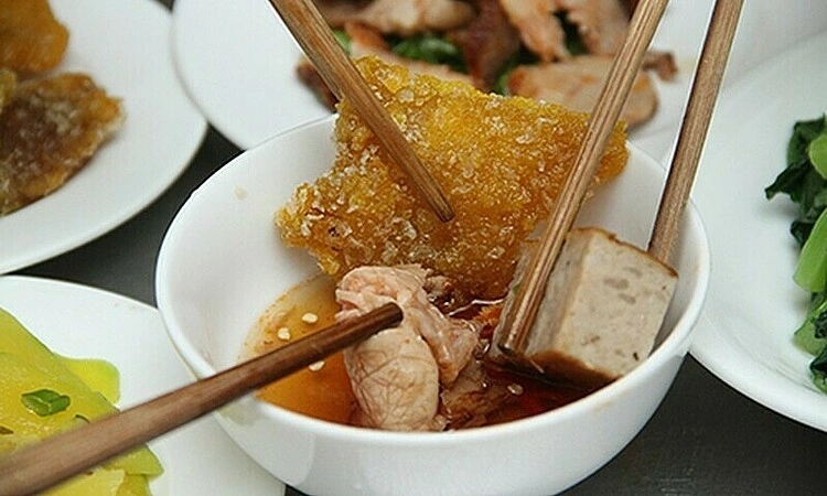 Có phải ăn mặn chỉ gây hại thận?