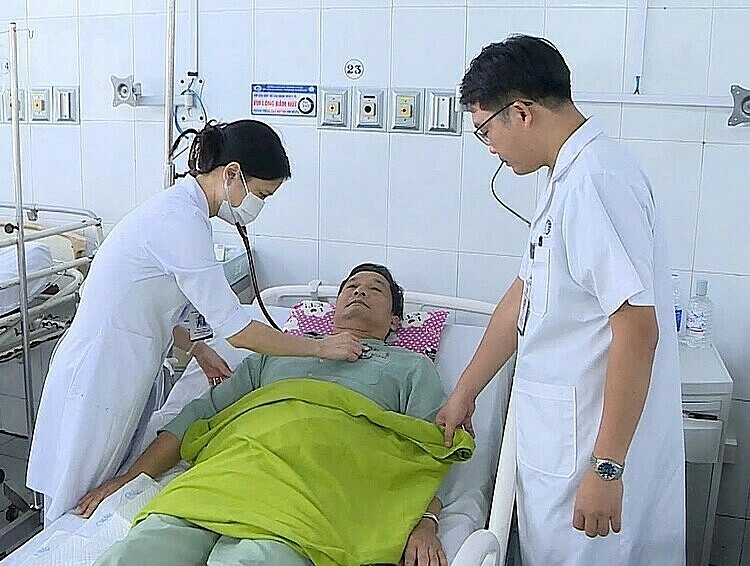 Người đàn ông 'trở về từ cõi chết' sau 2 giờ ngừng tim