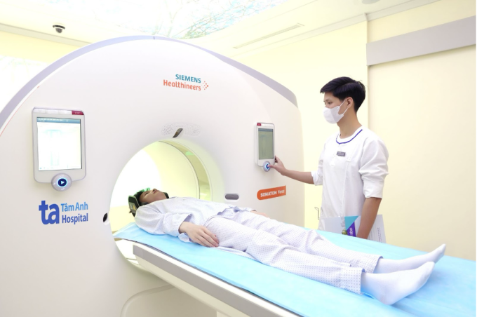 Người bệnh chụp CT Somatom Force VB30 tầm soát đột quỵ tại Bệnh viện Đa khoa Tâm Anh. Ảnh: Linh Đặng
