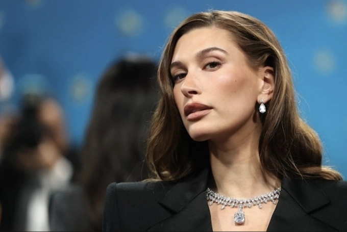 Người mẫu Hailey Bieber sử dụng NAD. Ảnh: Reuters