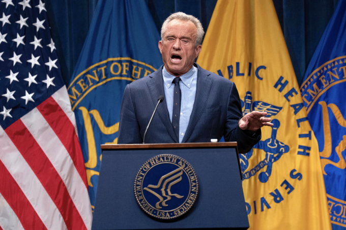 Bộ trưởng Y tế Mỹ Robert F. Kennedy Jr. phát biểu tại Washington ngày 16/4. Ảnh: AP
