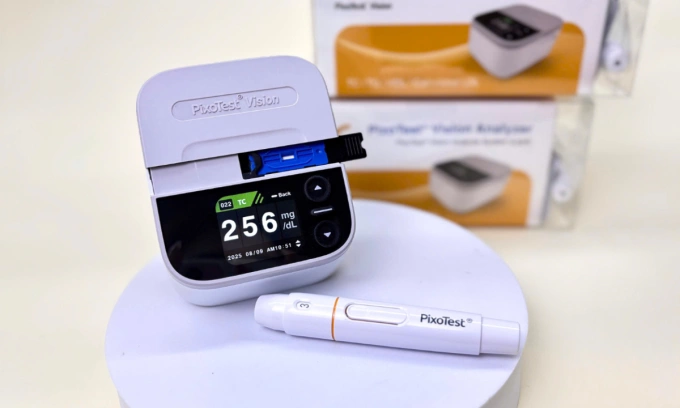 PixoTest Vision đo 4 chỉ số mỡ máu tại nhà. Ảnh: eblood