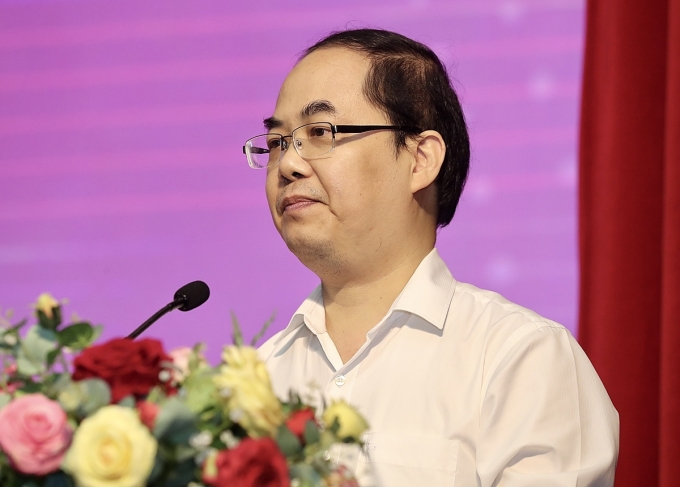 Cục phó Quản lý Dược Tạ Mạnh Hùng tại hội thảo ngày 25/8. Ảnh: Báo Tiền Phong