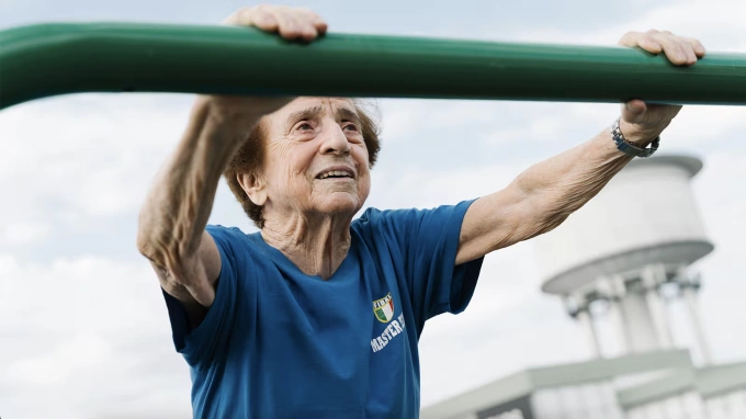 Bà Emma Maria Mazzenga có thể lực tim mạch như người 50 tuổi và chức năng ti thể trong cơ bắp hoạt động tương đương người khỏe mạnh ở độ tuổi 20. Ảnh: Washington Post