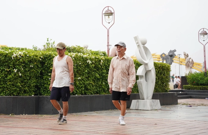 Hoạt động thể chất thường xuyên giúp giảm nguy cơ ung thư ruột kết, vú và nội mạc tử cung từ 20-40%. Ảnh: Nguyễn Đông