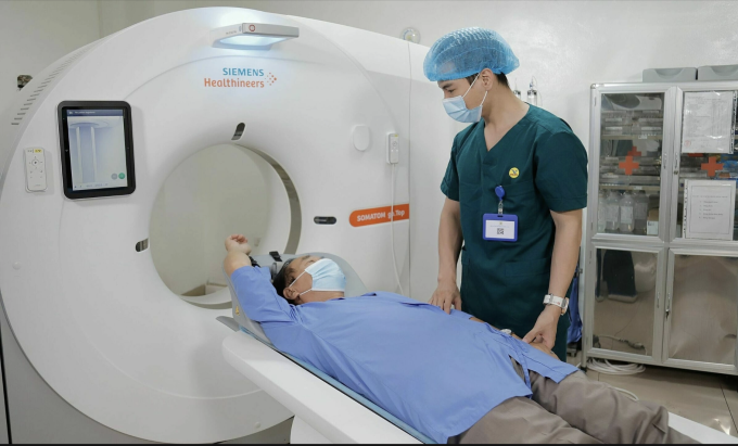 Một bệnh nhân chụp CT tầm soát ung thư. Ảnh: Thu Ngô