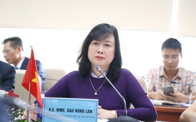 Bộ trưởng Y tế Đào Hồng Lan tại buổi làm việc với đoàn y tế Nga. Ảnh: Trần Minh