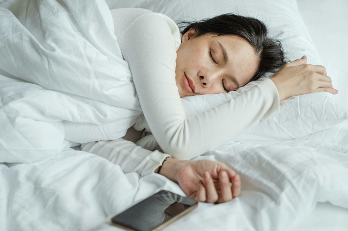 Nệm tốt và chăn ga phù hợp giúp tản nhiệt, giảm nhiệt độ cơ thể, rút ngắn thời gian chìm vào giấc ngủ. Ảnh: Pexels