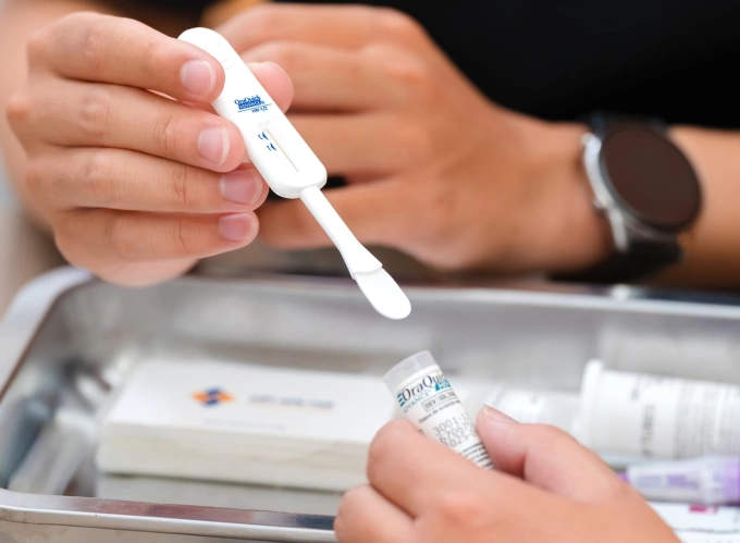 Xét nghiệm HIV. Ảnh: Tống Nam