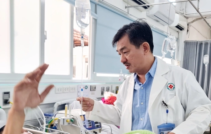 Điều trị đột quỵ tại Bệnh viện Nhân dân 115. Ảnh: Lê Phương