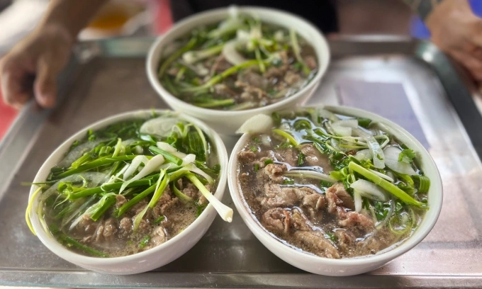 Món ăn sáng cung cấp khoảng 300-500 Kcal, đủ 4 nhóm dưỡng chất là hợp lý. Ảnh: Huỳnh Nhi
