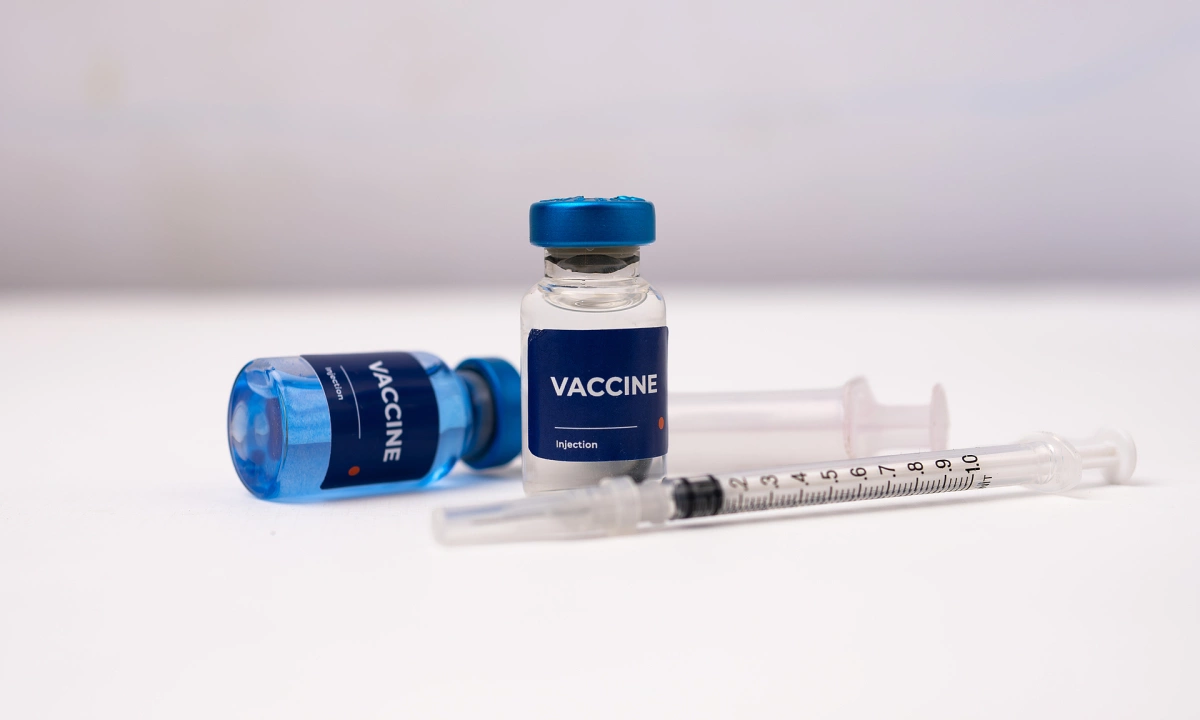 Có gì trong một lọ vaccine?