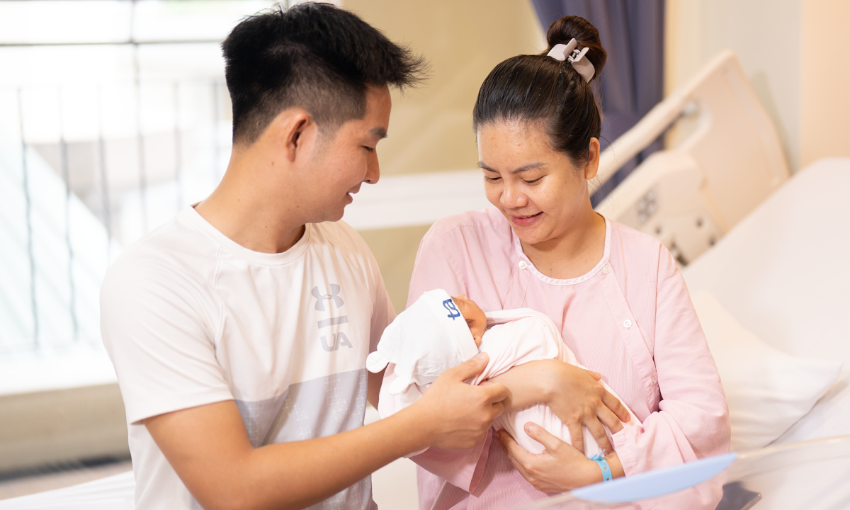 Vợ chồng cùng phẫu thuật chữa vô sinh