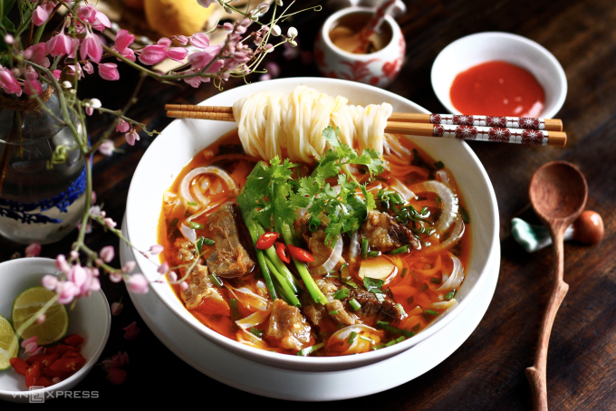 Phở bò sốt vang - món ăn sáng quen thuộc của người Hà Nội. Ảnh: Bùi Thủy