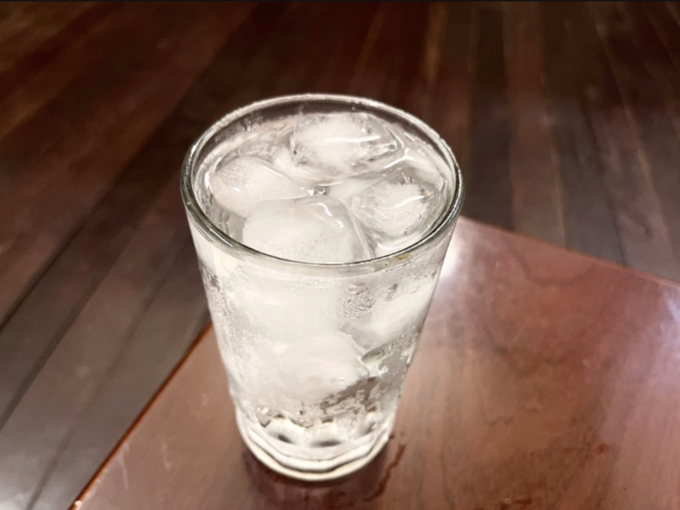 Uống đủ nước là một trong những thói quen đơn giản nhưng mang lại lợi ích to lớn cho sức khỏe. Ảnh: Ly Nguyễn