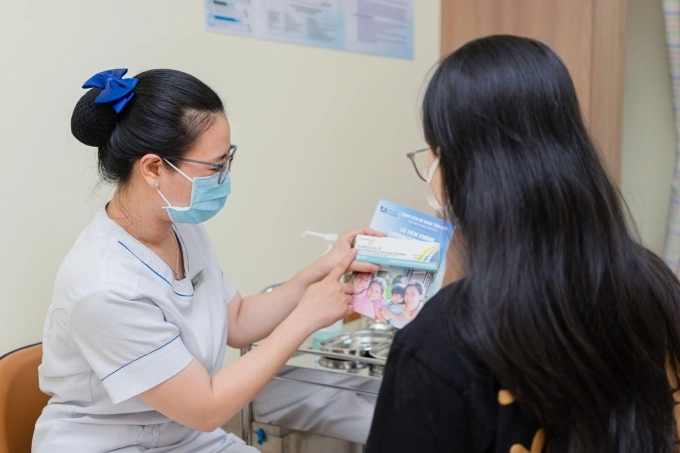 Phụ nữ trẻ tiêm vaccine HPV ngừa ung thư cổ tử cung tại Bệnh viện Đa khoa Tâm Anh. Ảnh: Thanh Luận