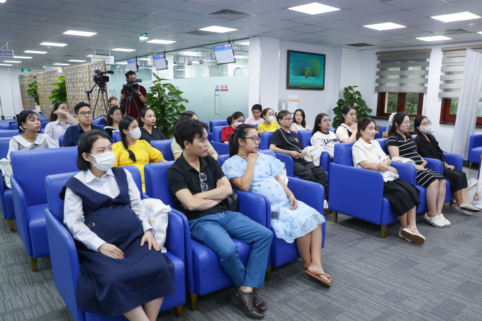 Hội thảo chuyên đề về chăm sóc sức khỏe thai phụ và phòng ngừa RSV do VNVC tổ chức toàn quốc ngày 27/9, thu hút nhiều mẹ bầu tham dự. Ảnh: Mộc Thảo