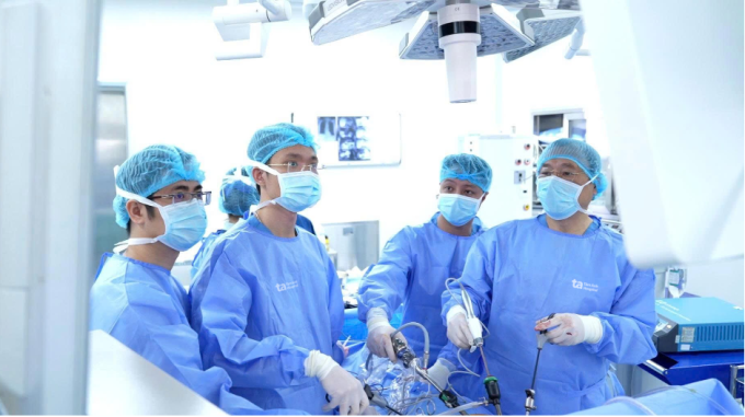 Các bác sĩ thực hiện một ca phẫu thuật ung thư dạ dày. Ảnh: Bệnh viện Đa khoa Tâm Anh